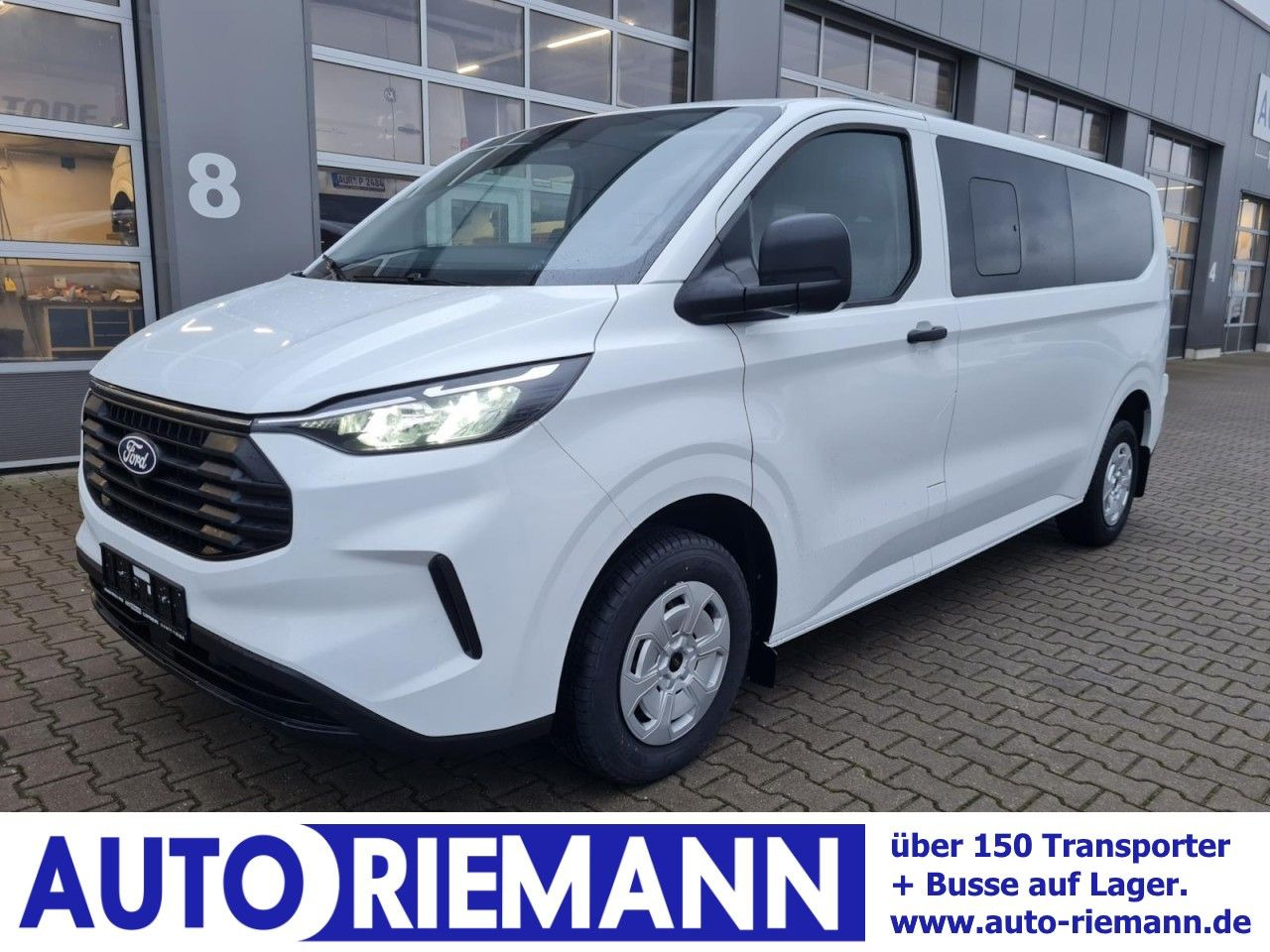 Ford Transit Custom Kombi 320 L2 Trend 9 Sitze KAMERA - Transport de personnes: photos 1 Ford Transit Custom Kombi 320 L2 Trend 9 Sitze KAMERA - Transport de personnes: photos 1