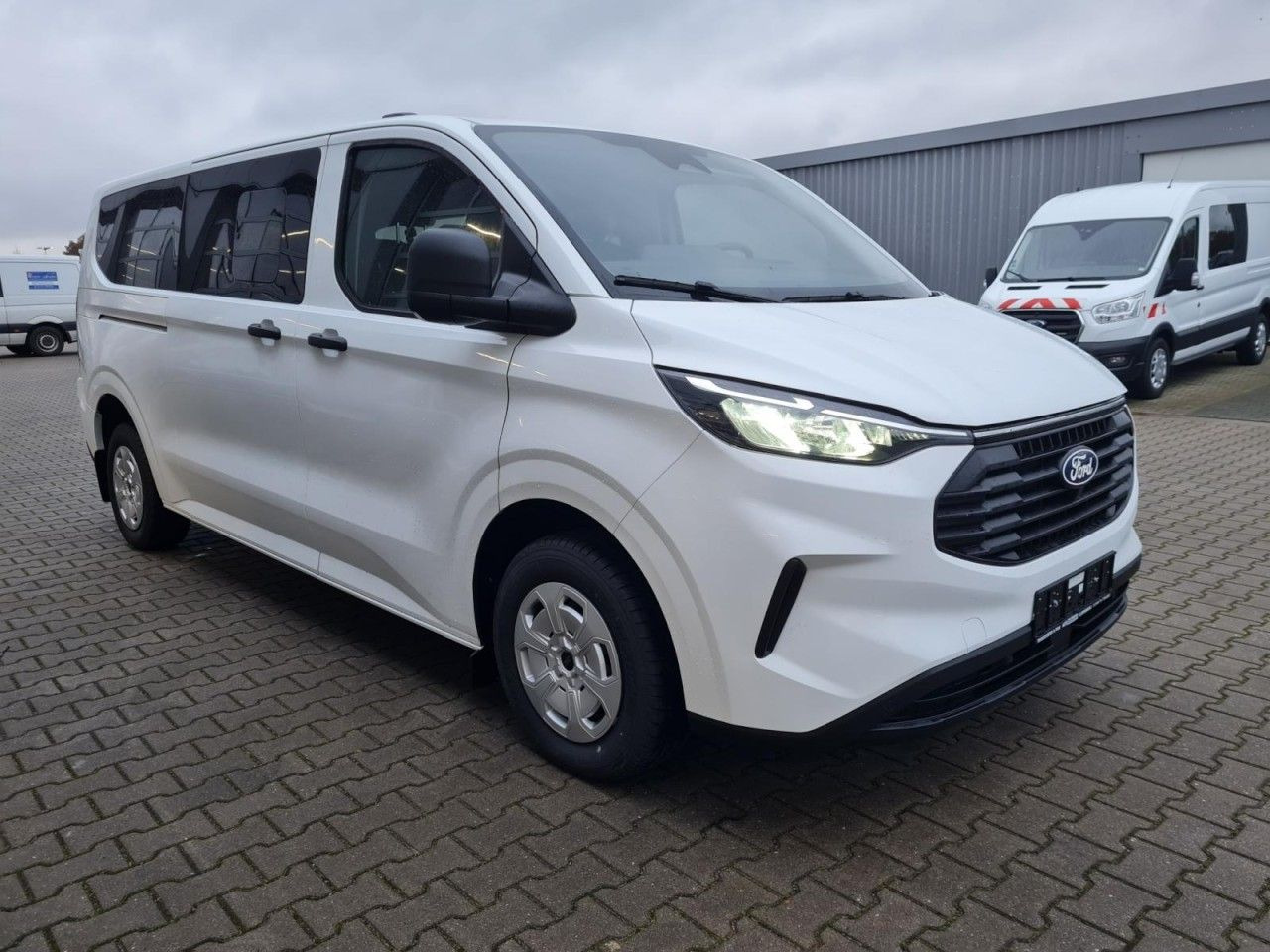 Ford Transit Custom Kombi 320 L2 Trend 9 Sitze KAMERA - Transport de personnes: photos 3 Ford Transit Custom Kombi 320 L2 Trend 9 Sitze KAMERA - Transport de personnes: photos 3