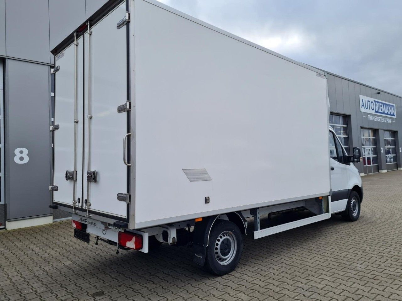 Mercedes-Benz Sprinter 315 CDi Koffer lang MBux, Klima - Fourgon: photos 4 Mercedes-Benz Sprinter 315 CDi Koffer lang MBux, Klima - Fourgon: photos 4