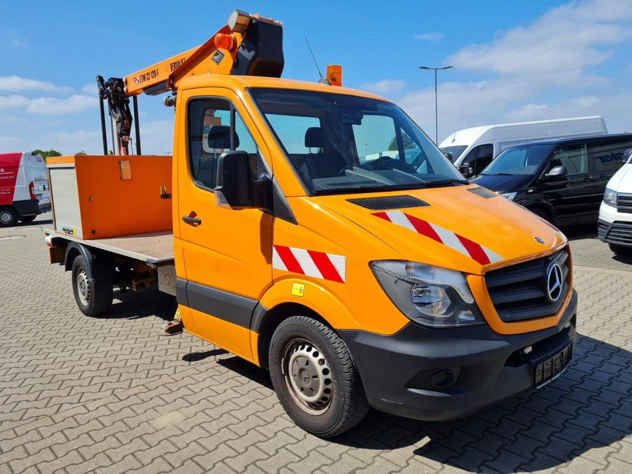 Mercedes-Benz Sprinter 316 CDI Hubarbeitsbühne 12m Korb isolie - Camion avec nacelle: photos 4 Mercedes-Benz Sprinter 316 CDI Hubarbeitsbühne 12m Korb isolie - Camion avec nacelle: photos 4