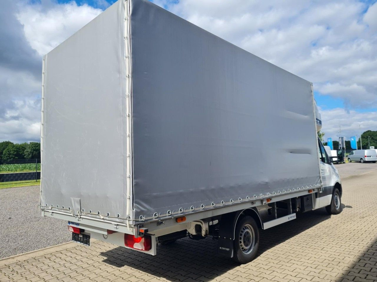 Mercedes-Benz Sprinter 317 CDI Pritsche Plane Schlafkab. RWD - Véhicule utilitaire plateau baché: photos 4 Mercedes-Benz Sprinter 317 CDI Pritsche Plane Schlafkab. RWD - Véhicule utilitaire plateau baché: photos 4