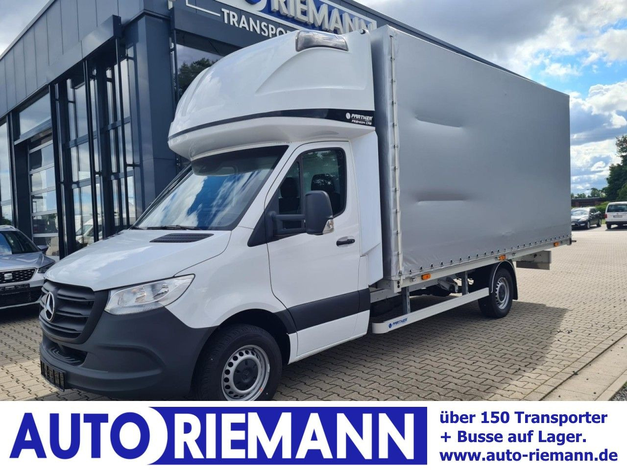 Mercedes-Benz Sprinter 317 CDI Pritsche Plane Schlafkab. RWD - Véhicule utilitaire plateau baché: photos 1 Mercedes-Benz Sprinter 317 CDI Pritsche Plane Schlafkab. RWD - Véhicule utilitaire plateau baché: photos 1