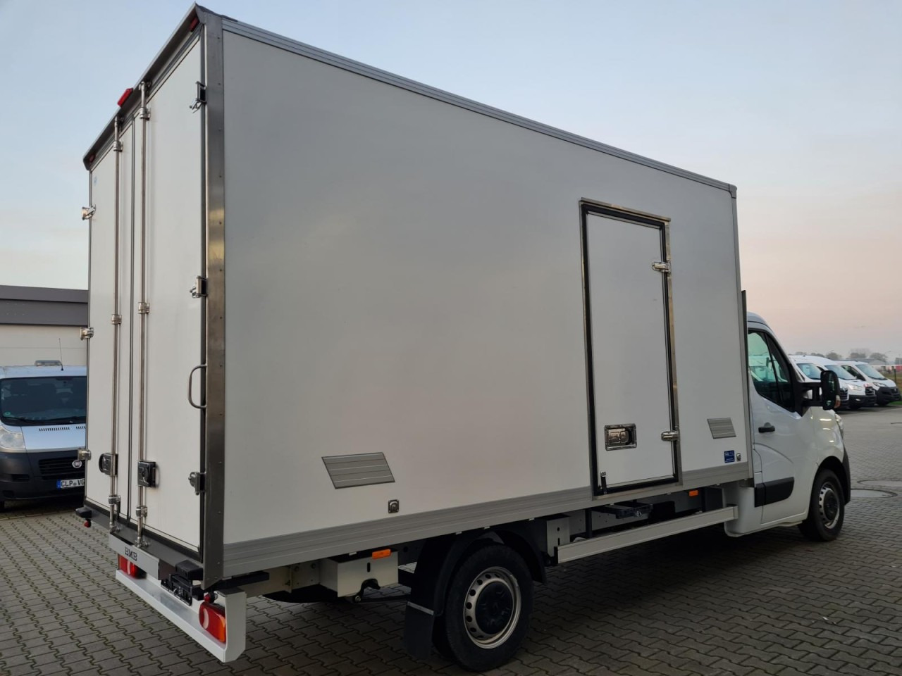 Renault Master 3.5t Möbel Koffer KLIMA LUFTFEDERUNG TEMPOMAT - Fourgon: photos 4 Renault Master 3.5t Möbel Koffer KLIMA LUFTFEDERUNG TEMPOMAT - Fourgon: photos 4
