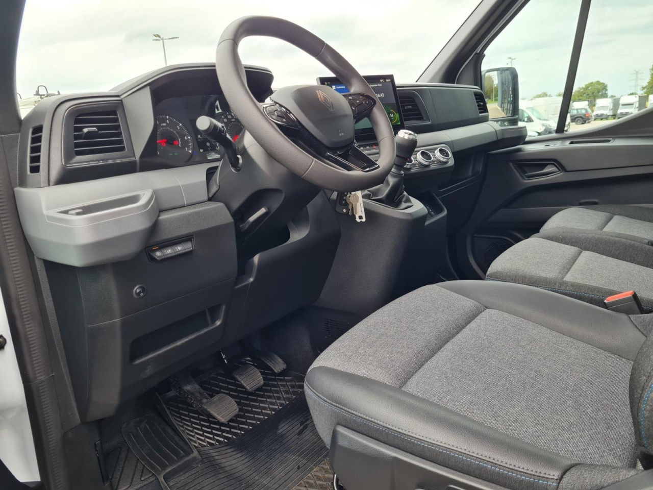 Camion porte-voitures Renault Master 35 Autotransporter SEILW. AHK Automatik: photos 9 Camion porte-voitures Renault Master 35 Autotransporter SEILW. AHK Automatik: photos 9