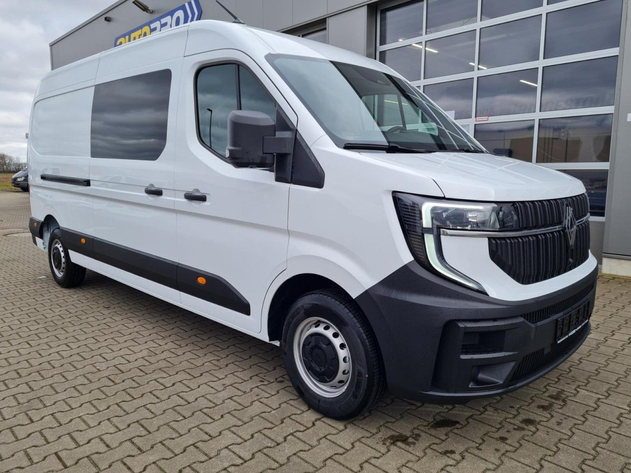 Renault Master 35 Kasten L3 Doka 7-Sitze KLIMA TEMPOMAT - Fourgon utilitaire, Utilitaire double cabine: photos 4 Renault Master 35 Kasten L3 Doka 7-Sitze KLIMA TEMPOMAT - Fourgon utilitaire, Utilitaire double cabine: photos 4