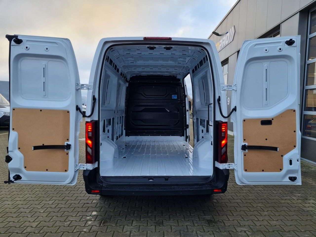 Renault Master 35 New Kasten L3H2 KLIMA KOMFORT LED PDC - Fourgon utilitaire: photos 5 Renault Master 35 New Kasten L3H2 KLIMA KOMFORT LED PDC - Fourgon utilitaire: photos 5