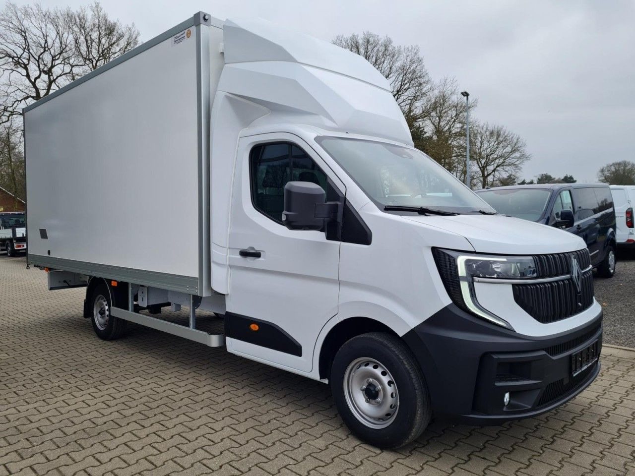 Renault Master 35 New Möbel Koffer KLIMA Tempom LF 4,80m - Fourgon: photos 3 Renault Master 35 New Möbel Koffer KLIMA Tempom LF 4,80m - Fourgon: photos 3
