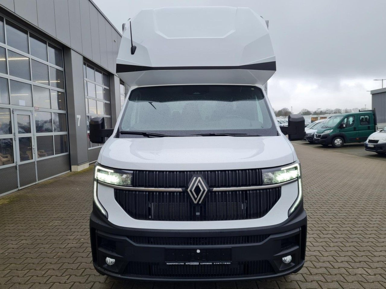 Renault Master 35 New Pritsche Schiebe Plane Schlafkab. - Véhicule utilitaire plateau baché: photos 3 Renault Master 35 New Pritsche Schiebe Plane Schlafkab. - Véhicule utilitaire plateau baché: photos 3