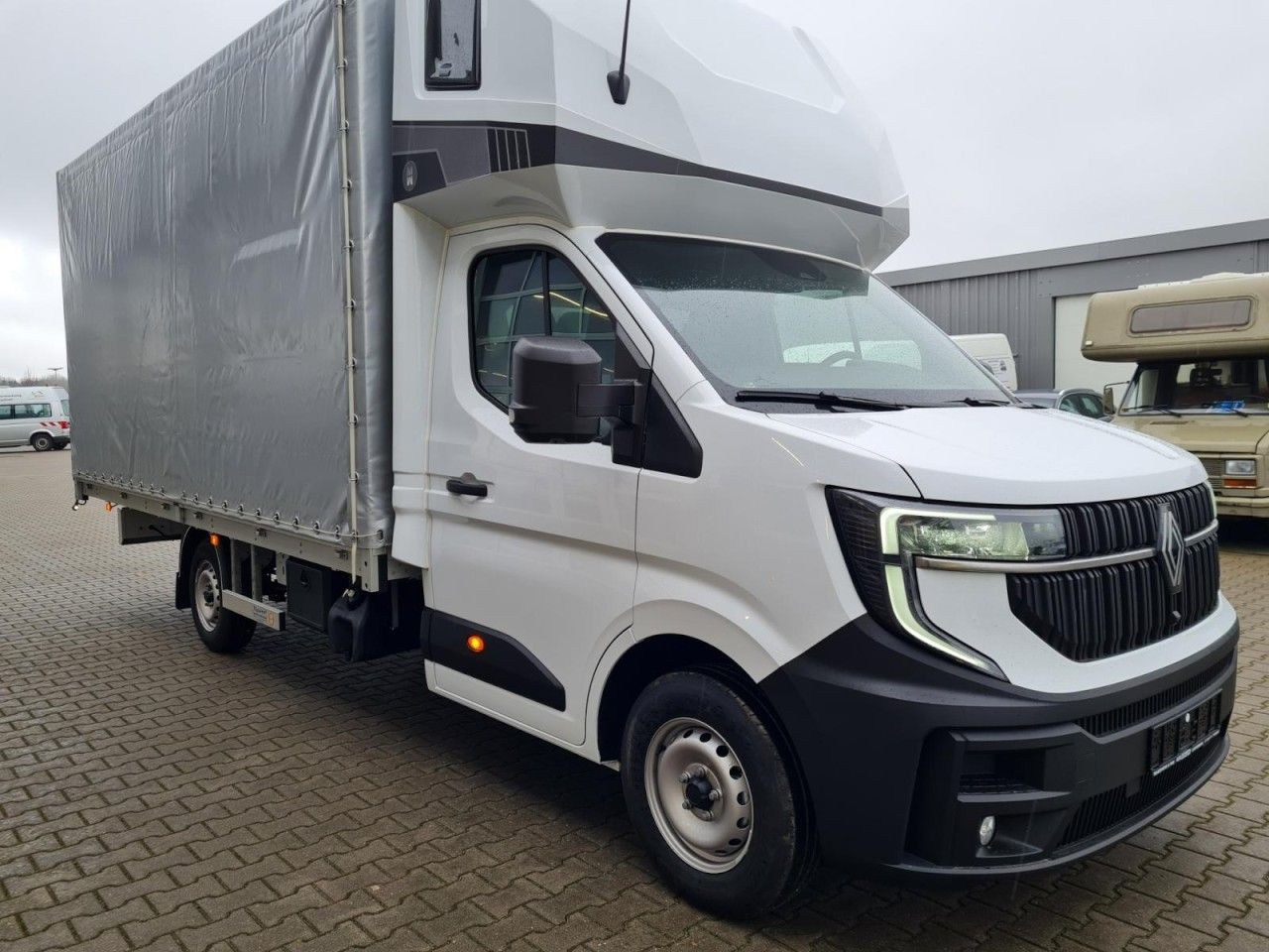 Renault Master 35 New Pritsche Schiebe Plane Schlafkab. - Véhicule utilitaire plateau baché: photos 4 Renault Master 35 New Pritsche Schiebe Plane Schlafkab. - Véhicule utilitaire plateau baché: photos 4