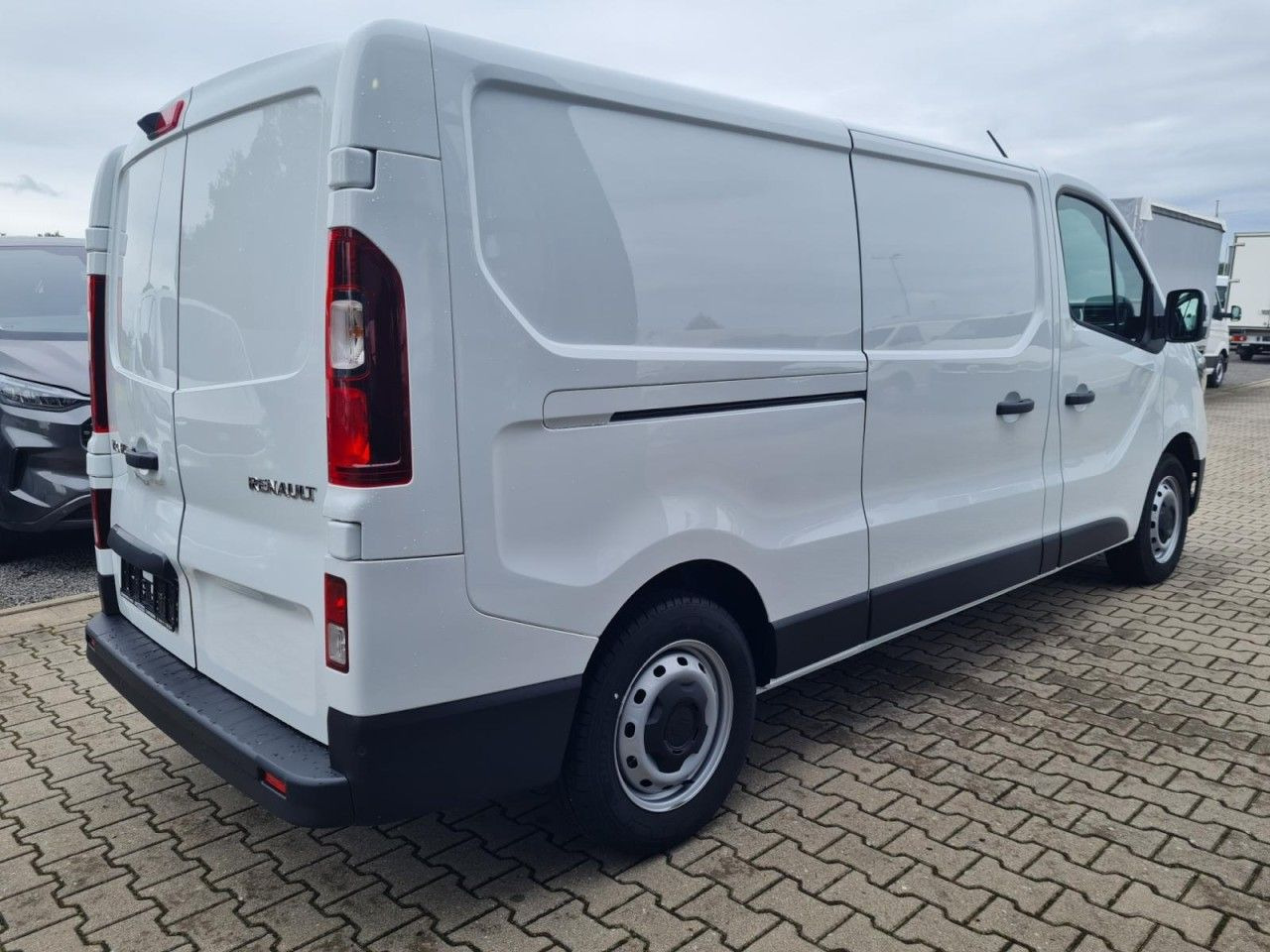 Renault Trafic Kühlkasten 3.0t L2 KLIMA LED NAVI_APP TEM - Véhicule utilitaire frigorifique: photos 4 Renault Trafic Kühlkasten 3.0t L2 KLIMA LED NAVI_APP TEM - Véhicule utilitaire frigorifique: photos 4