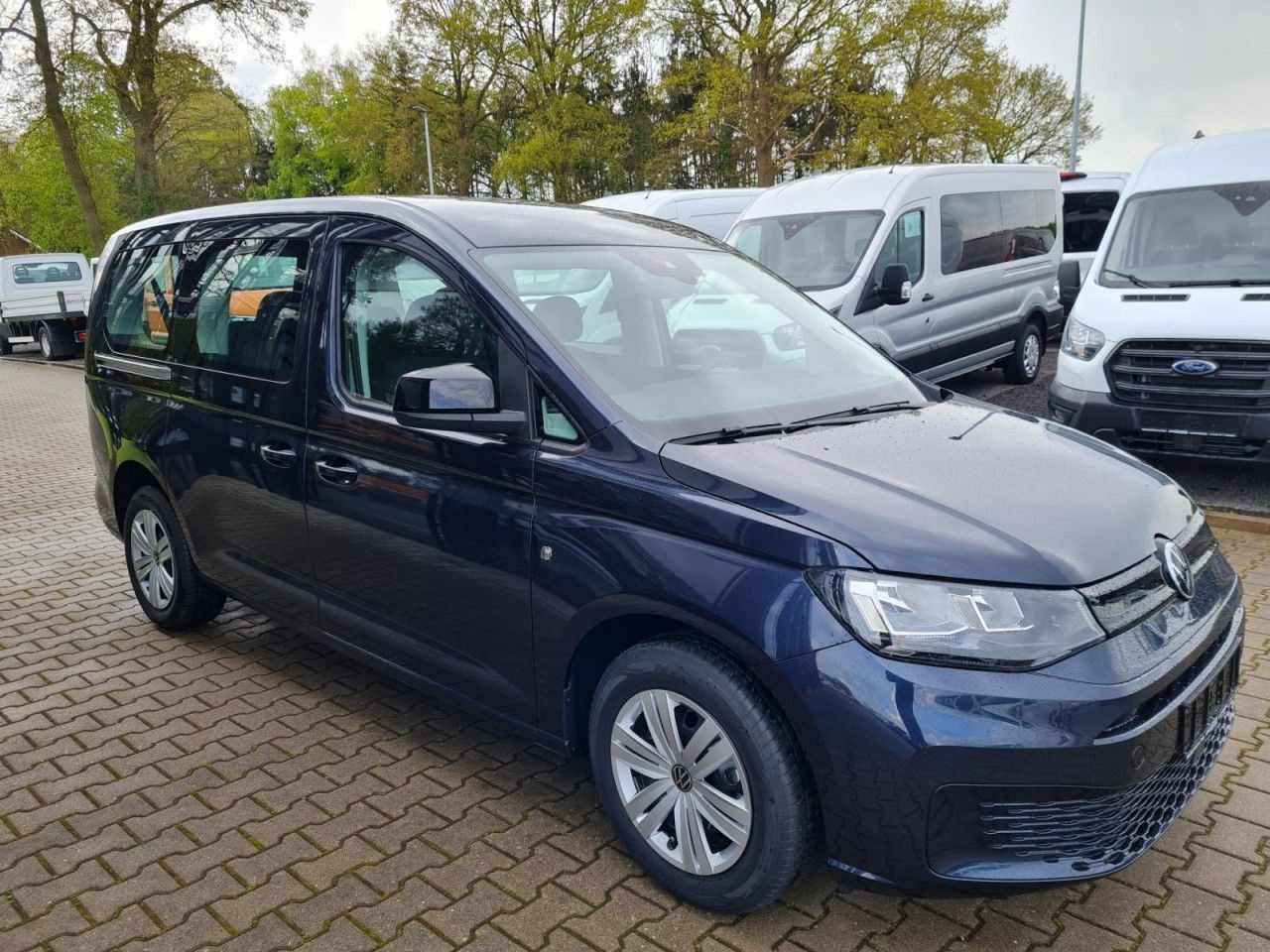 Volkswagen Caddy Maxi Kombi 7-Sitze 1.5 TSI DSG NAVI/APP TE - Voiture: photos 2 Volkswagen Caddy Maxi Kombi 7-Sitze 1.5 TSI DSG NAVI/APP TE - Voiture: photos 2