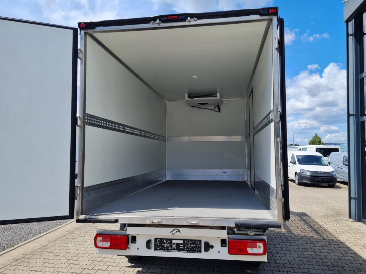Crédit-bail  Volkswagen Crafter 35 Kühlkoffer Carrier Viento 300 NAVI/APP Volkswagen Crafter 35 Kühlkoffer Carrier Viento 300 NAVI/APP: photos 17