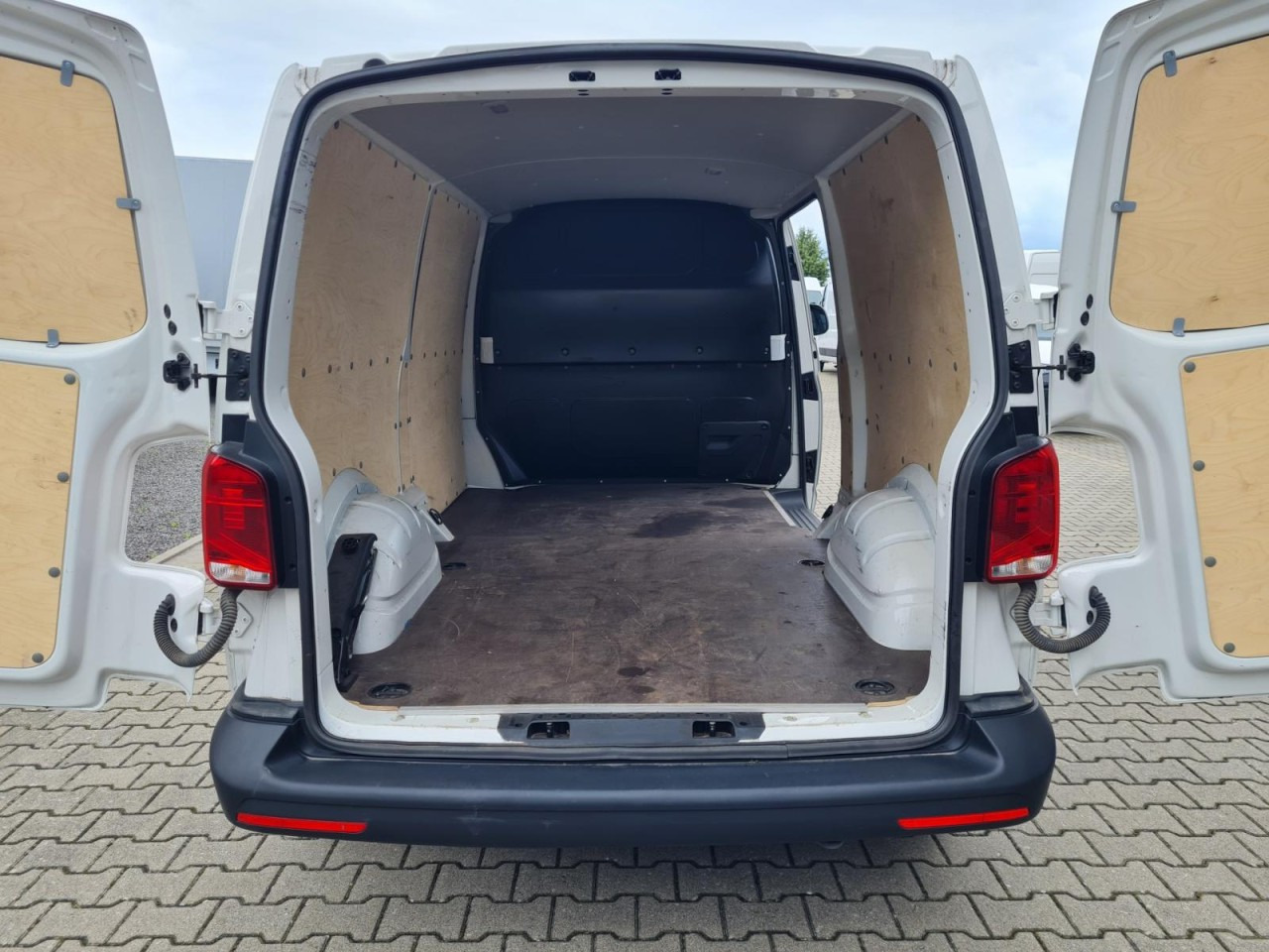 Fourgonnette Volkswagen T6.1 Kasten lang Flügeltüren KLIMA KOMFORT TEMPOMAT: photos 7 Fourgonnette Volkswagen T6.1 Kasten lang Flügeltüren KLIMA KOMFORT TEMPOMAT: photos 7