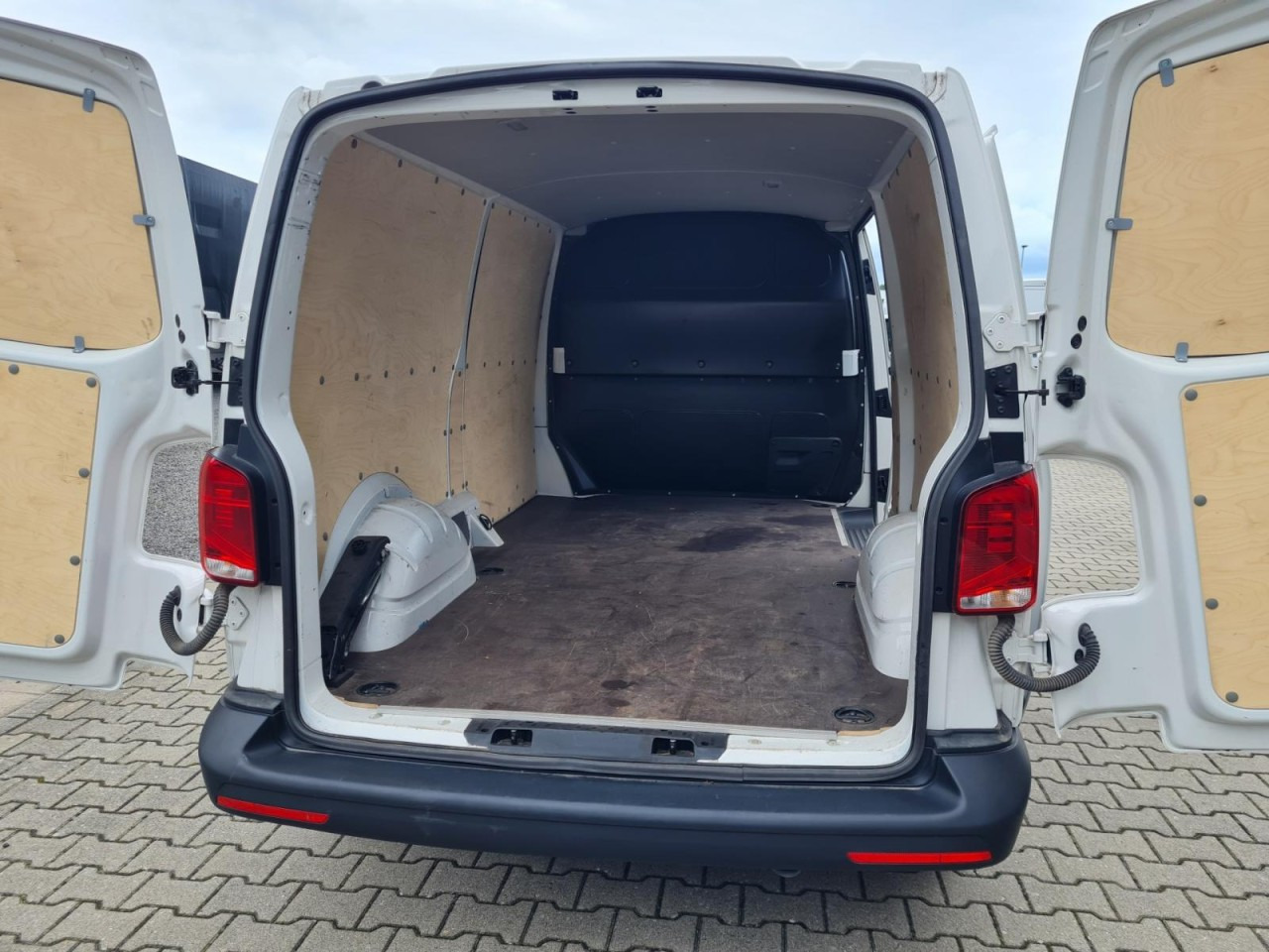 Fourgonnette Volkswagen T6.1 Kasten lang Flügeltüren KLIMA KOMFORT TEMPOMAT: photos 18 Fourgonnette Volkswagen T6.1 Kasten lang Flügeltüren KLIMA KOMFORT TEMPOMAT: photos 18