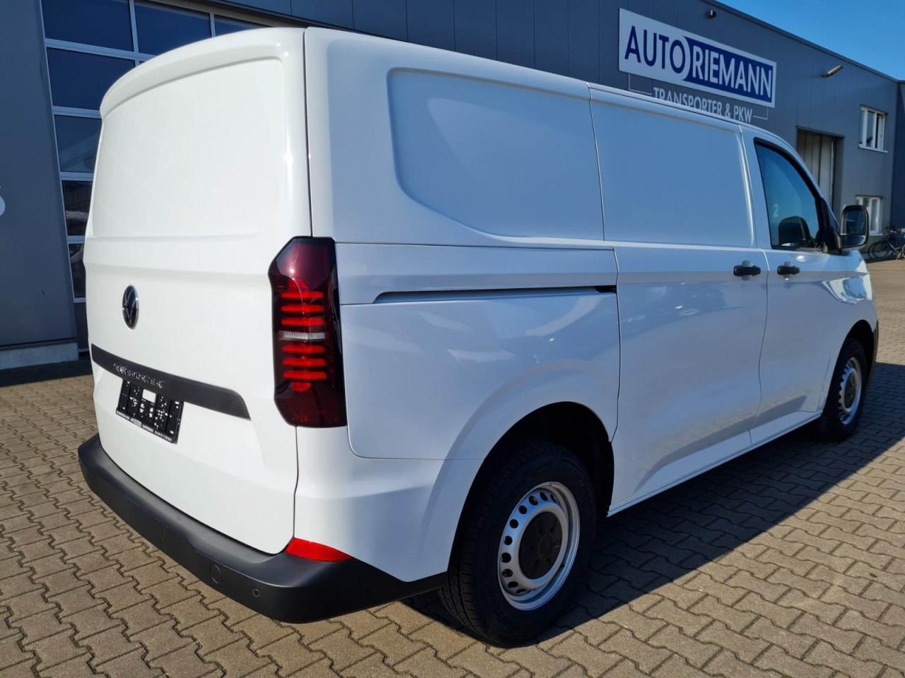 Volkswagen T7 Transporter Kasten TDi L1 Heckklappe KLIMA PDC - Fourgonnette: photos 5 Volkswagen T7 Transporter Kasten TDi L1 Heckklappe KLIMA PDC - Fourgonnette: photos 5