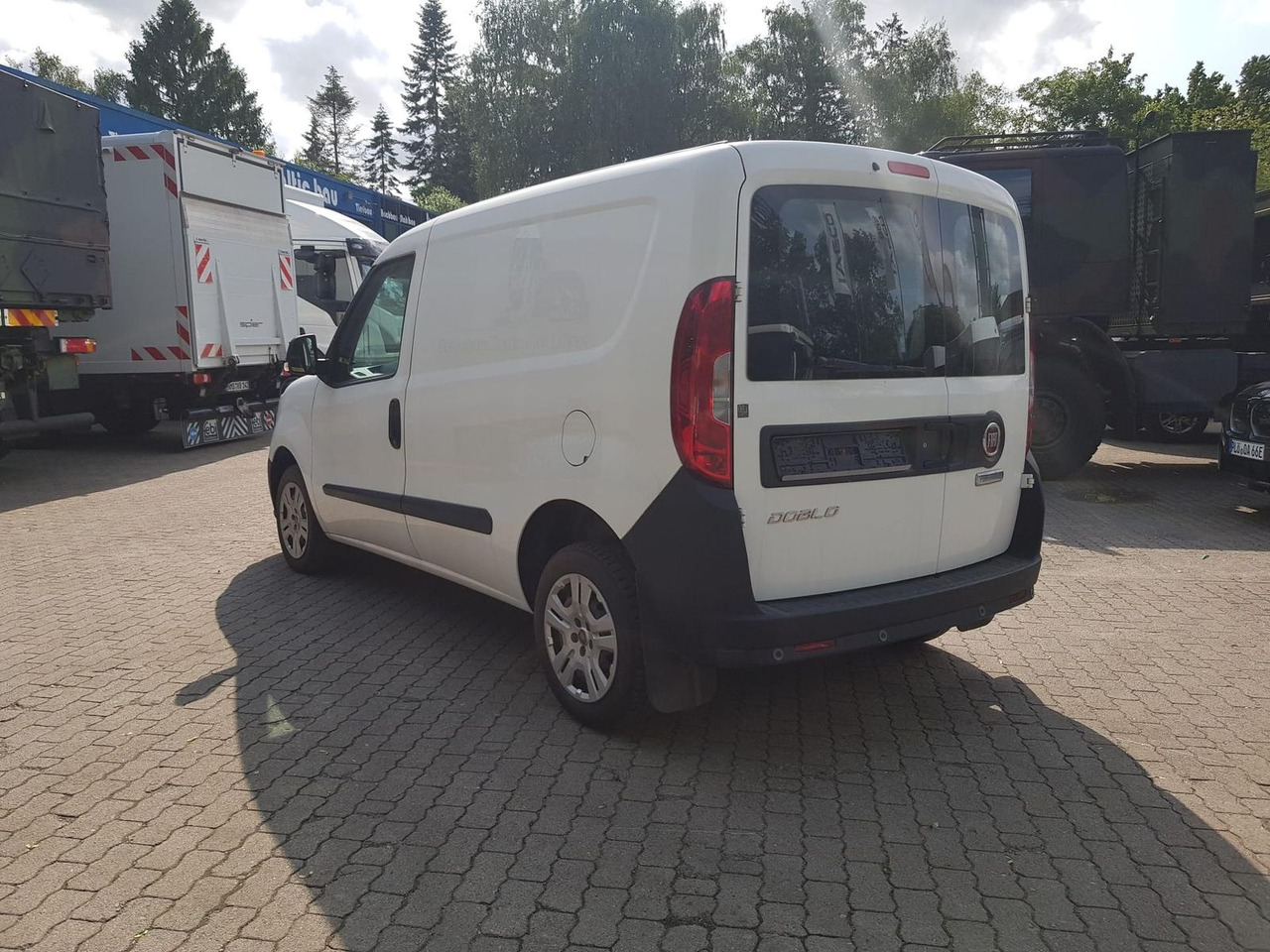 Fiat Doblo Kastenwagen SX 1.3 Klima, Radio mit Nav... - Transport de personnes: photos 3 Fiat Doblo Kastenwagen SX 1.3 Klima, Radio mit Nav... - Transport de personnes: photos 3
