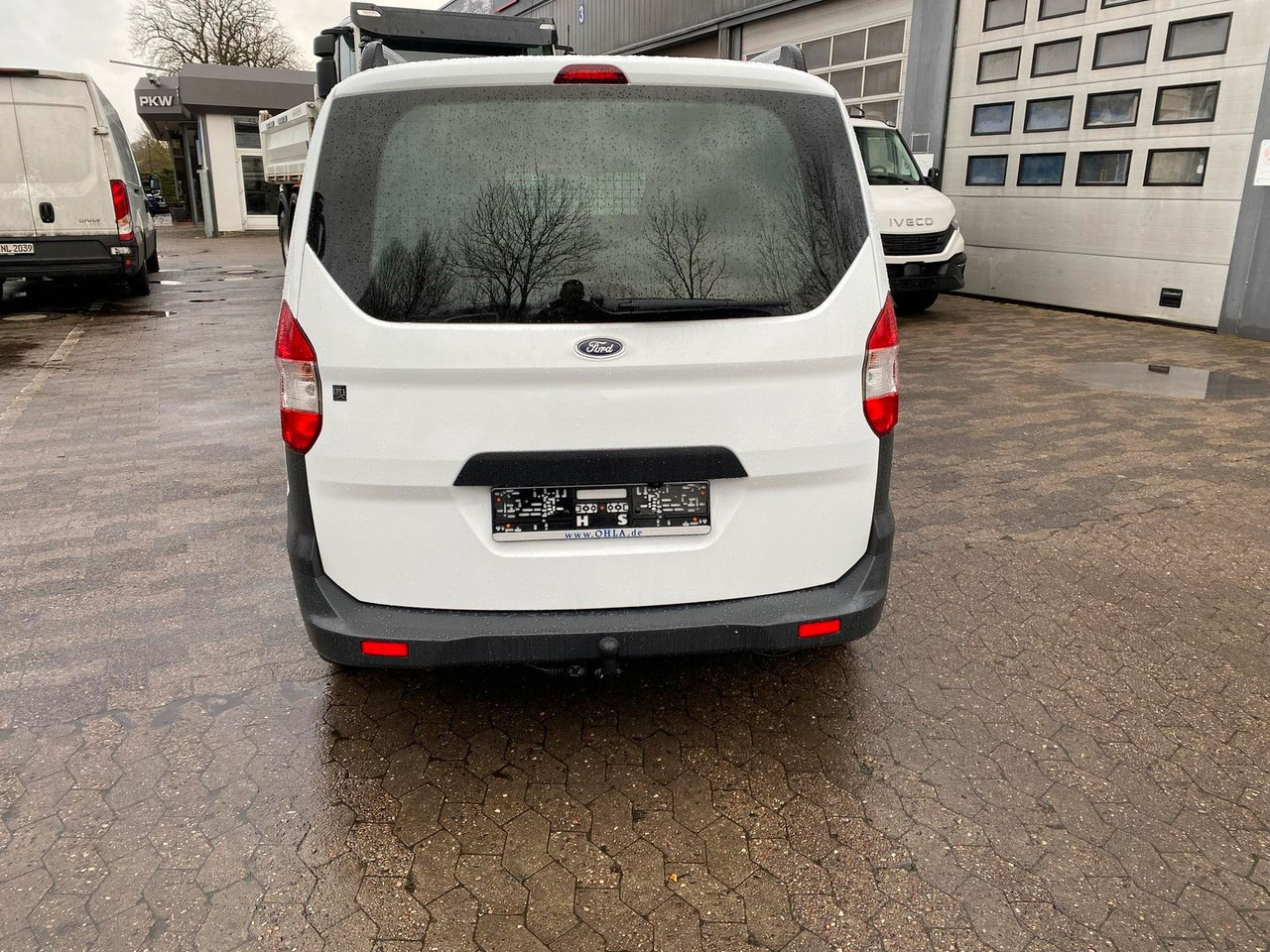 Ford Transit Courier 1.0 Trend Klima,AHK+Rückfahrk... - Transport de personnes: photos 4 Ford Transit Courier 1.0 Trend Klima,AHK+Rückfahrk... - Transport de personnes: photos 4