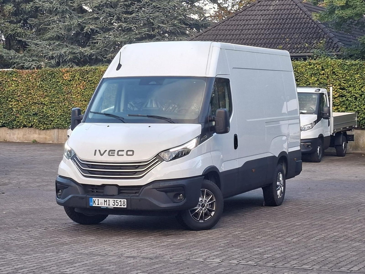 Iveco 35S18HA8V *AHK*RADIO*KAMERA*KLIMA* - Fourgon utilitaire: photos 1 Iveco 35S18HA8V *AHK*RADIO*KAMERA*KLIMA* - Fourgon utilitaire: photos 1