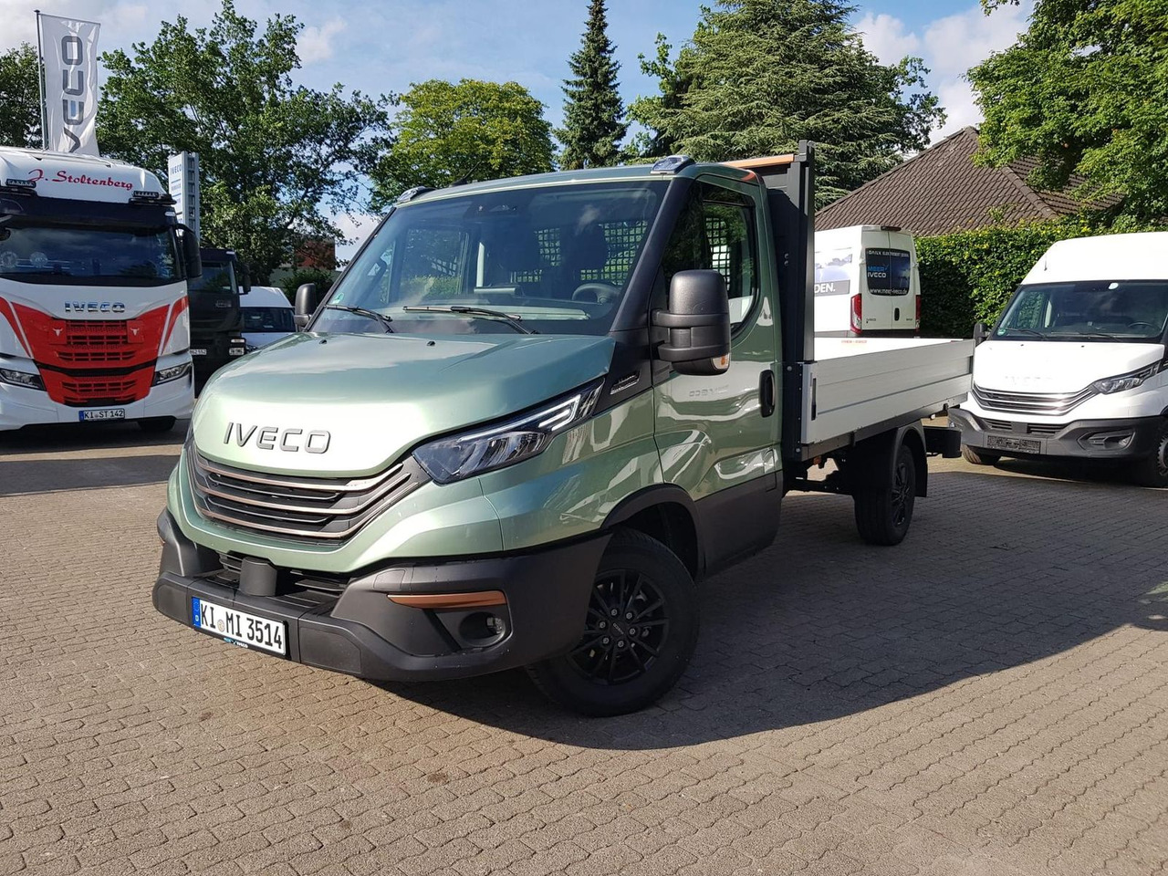 Iveco Daily 35S14HA8 Pritsche AHK 100 kW (136 PS),... - Fourgon plateau: photos 1 Iveco Daily 35S14HA8 Pritsche AHK 100 kW (136 PS),... - Fourgon plateau: photos 1