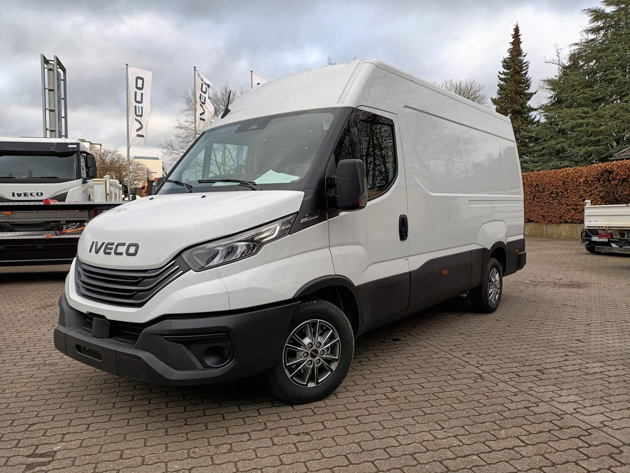 Iveco Daily 35S16A8 V 3520L AHK, ACC - Fourgon utilitaire: photos 1 Iveco Daily 35S16A8 V 3520L AHK, ACC - Fourgon utilitaire: photos 1