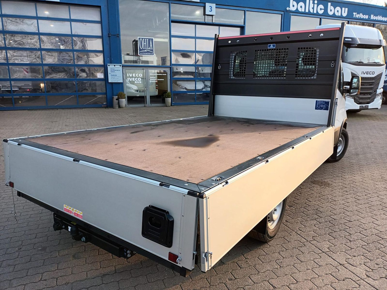 Iveco Daily 35S16H3.0 Pritsche,AHK, Rückfahrkamera... - Fourgon plateau: photos 4 Iveco Daily 35S16H3.0 Pritsche,AHK, Rückfahrkamera... - Fourgon plateau: photos 4