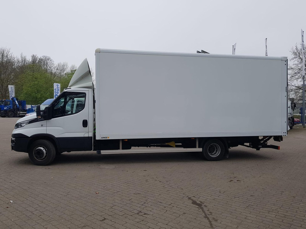 Iveco Daily 70C18HA8/P Koffer, Luftfederung, Kamera - Fourgon: photos 3 Iveco Daily 70C18HA8/P Koffer, Luftfederung, Kamera - Fourgon: photos 3
