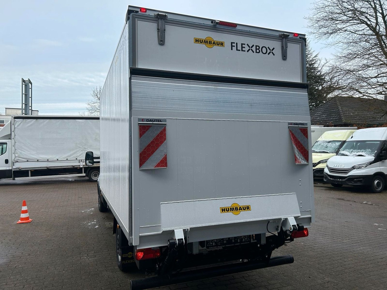 Iveco Daily Koffer 35S14H 3,0 LBW Kamera 115 kW (15... - Fourgon: photos 5 Iveco Daily Koffer 35S14H 3,0 LBW Kamera 115 kW (15... - Fourgon: photos 5