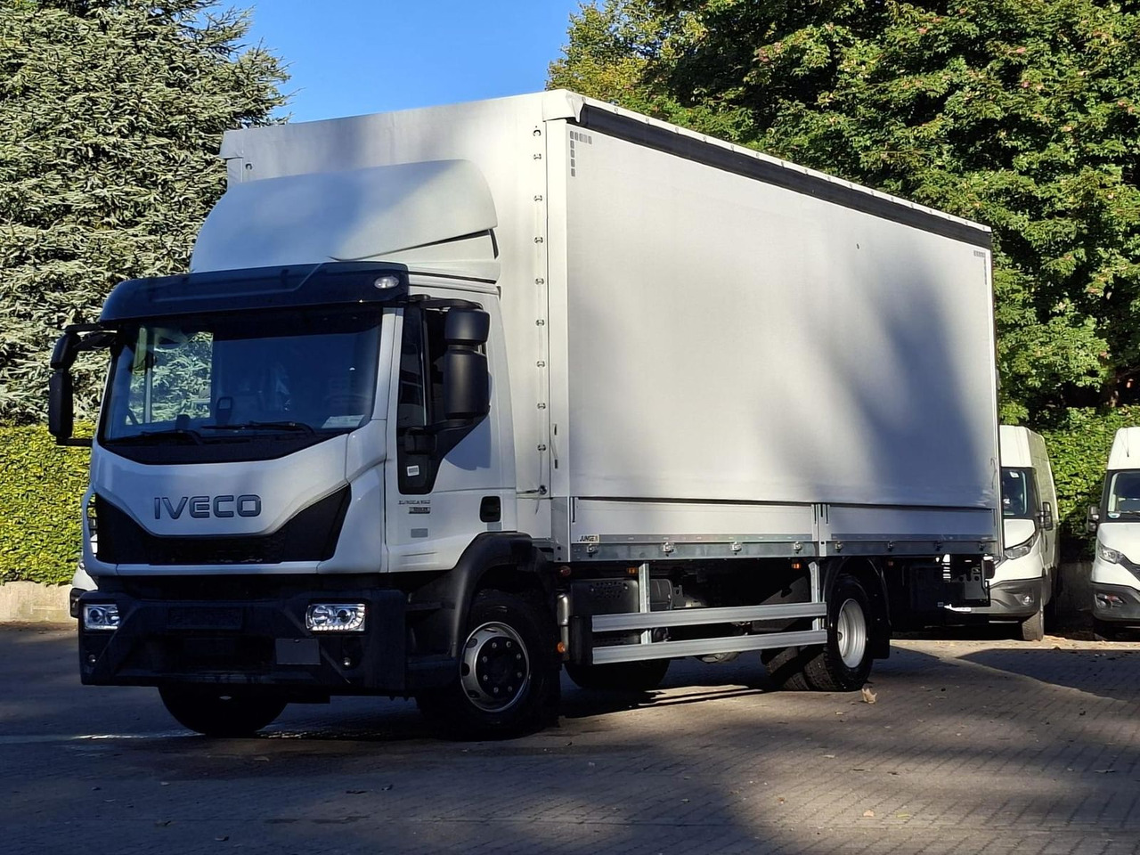 Iveco ML120E25/P JUNGE KOFFER LBW 1,5t AHK 185 kW (... - Fourgon: photos 1 Iveco ML120E25/P JUNGE KOFFER LBW 1,5t AHK 185 kW (... - Fourgon: photos 1