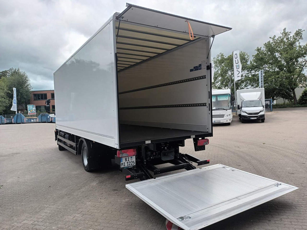 Iveco ML120E25/P KOFFER LBW 1,5t SAXAS AHK 185 kW (... - Camion à rideaux coulissants: photos 4 Iveco ML120E25/P KOFFER LBW 1,5t SAXAS AHK 185 kW (... - Camion à rideaux coulissants: photos 4
