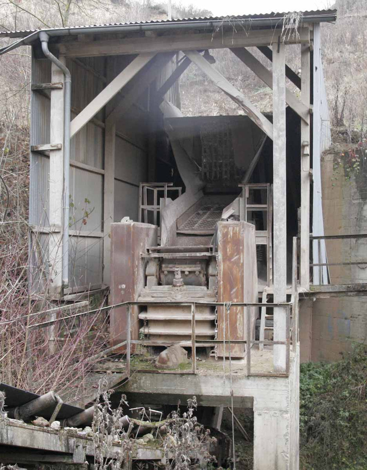 August-Müller Jaw crusher 800 x 500 / Backenbrecher - Concasseur à mâchoires: photos 1 August-Müller Jaw crusher 800 x 500 / Backenbrecher - Concasseur à mâchoires: photos 1