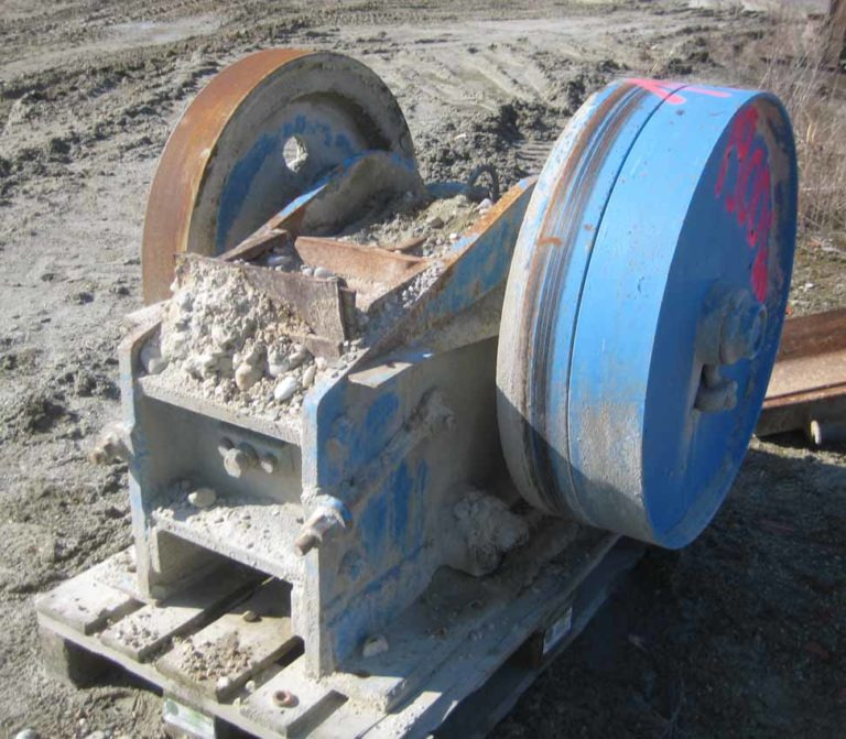 Ratzinger Jaw crusher 300×240 mm – Jaw crusher / Backenbrecher - Concasseur à mâchoires: photos 1 Ratzinger Jaw crusher 300×240 mm – Jaw crusher / Backenbrecher - Concasseur à mâchoires: photos 1