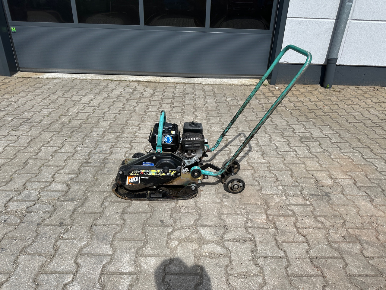 Ammann APF12/40 Rüttelplatte 69 kg - Plaque vibrante: photos 2 Ammann APF12/40 Rüttelplatte 69 kg - Plaque vibrante: photos 2