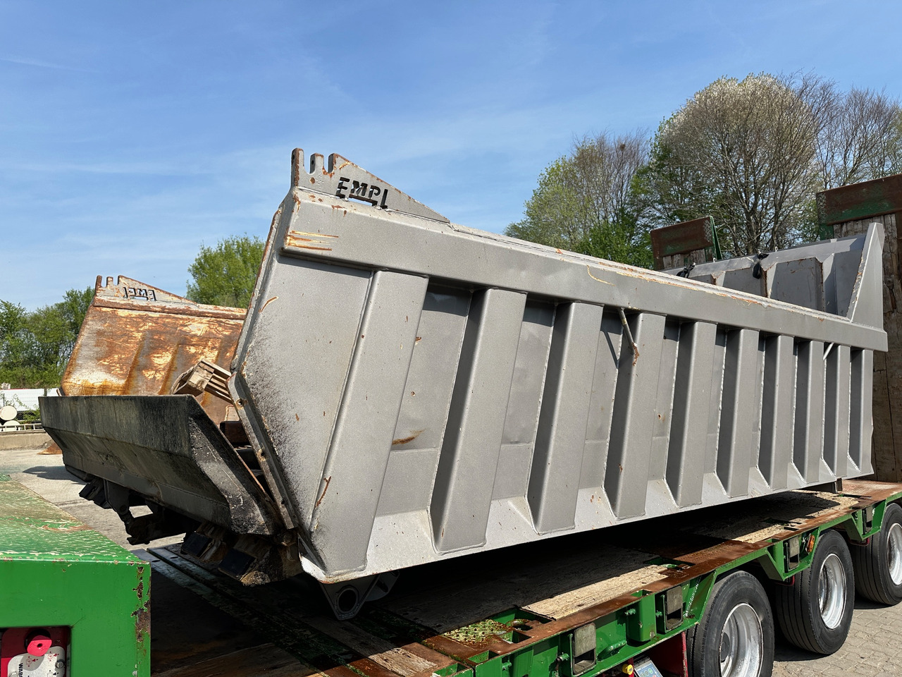 Empl Kipperaufbau für Wechselsystem ca. 14 m3 - Benne pour poids lourds: photos 3 Empl Kipperaufbau für Wechselsystem ca. 14 m3 - Benne pour poids lourds: photos 3