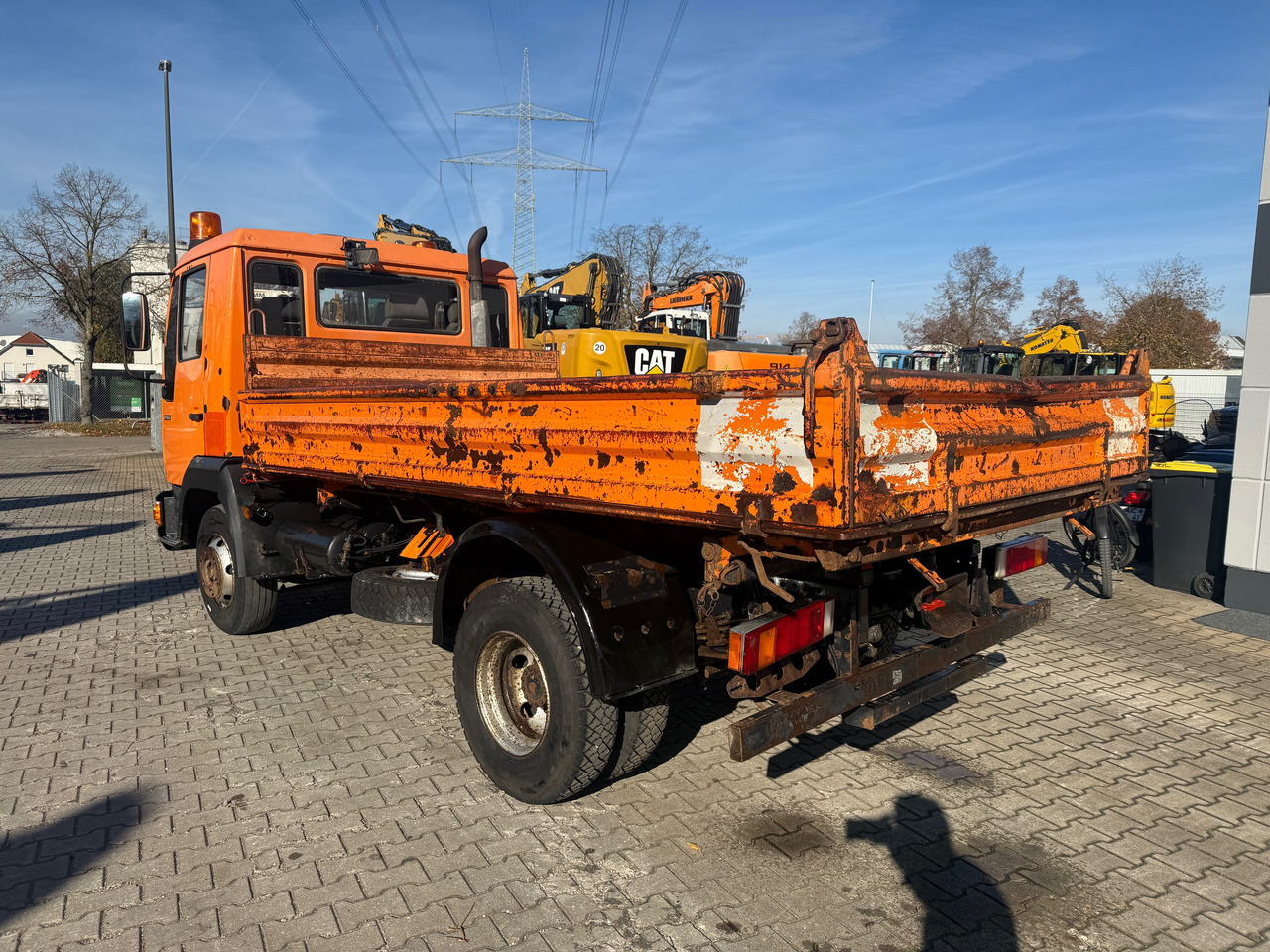 MAN 8.163 L2000 3-Seiten-Kipper AHK - Camion benne: photos 5 MAN 8.163 L2000 3-Seiten-Kipper AHK - Camion benne: photos 5