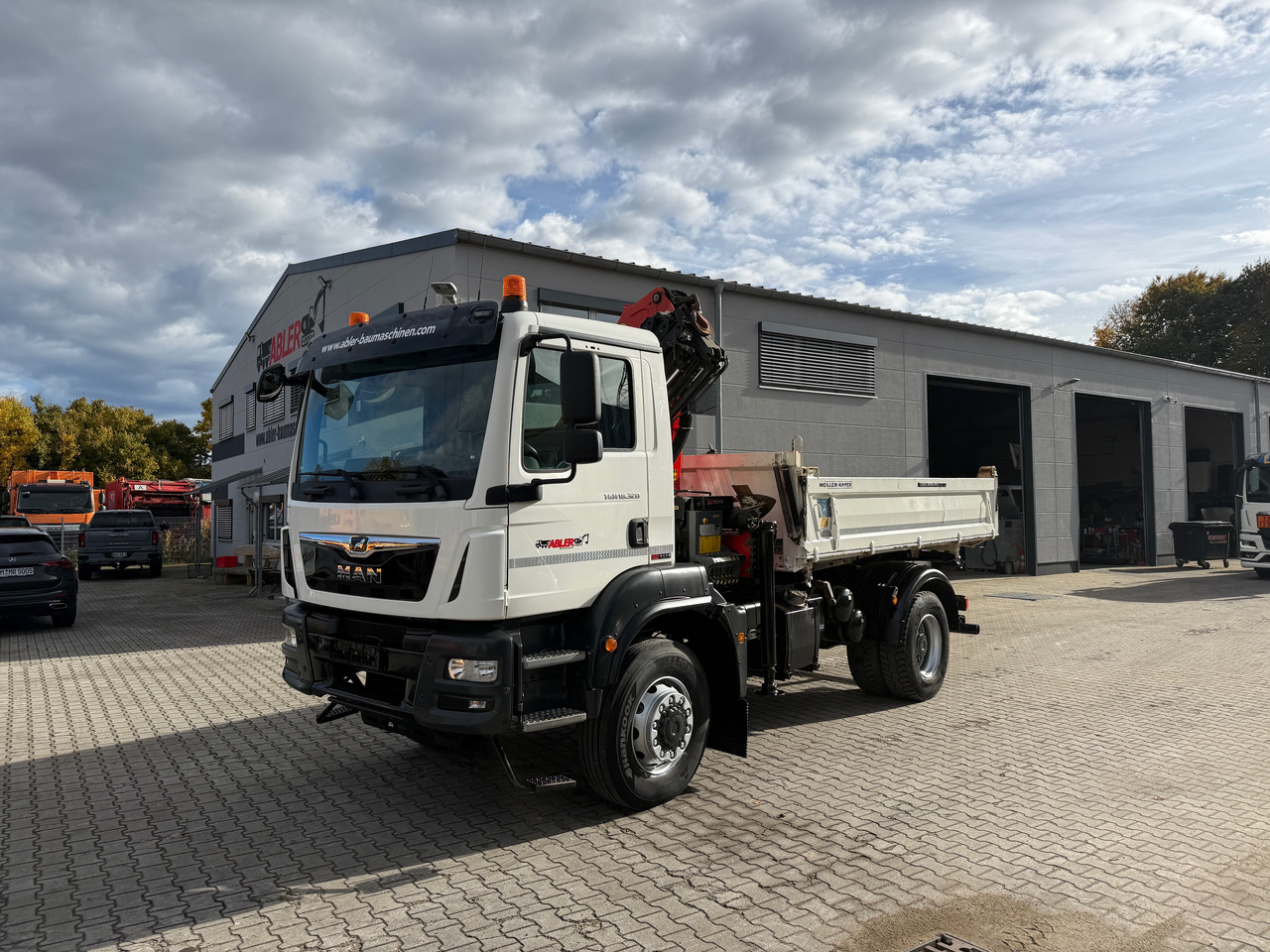 MAN TGM 18.320 Kipper+Kran Palfinger 4x4 Funk Greifer - Camion benne, Camion grue: photos 2 MAN TGM 18.320 Kipper+Kran Palfinger 4x4 Funk Greifer - Camion benne, Camion grue: photos 2