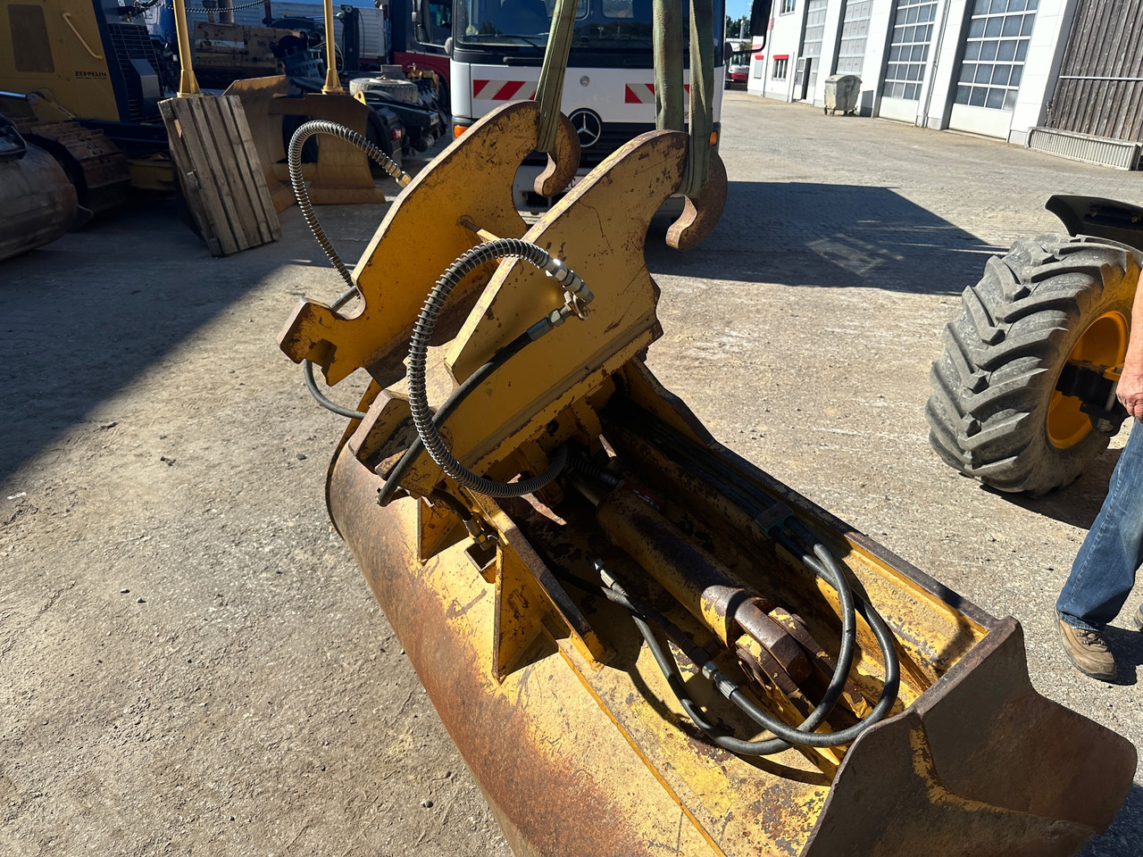 Verachtert CW 40S Schwenkbarer Tieflöffel 175 cm - Godet pour pelle pour Engins de chantier: photos 4 Verachtert CW 40S Schwenkbarer Tieflöffel 175 cm - Godet pour pelle pour Engins de chantier: photos 4