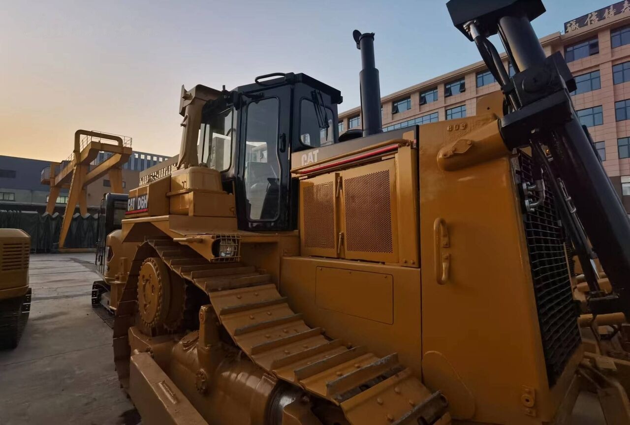 Bulldozer CAT D6H: photos 6