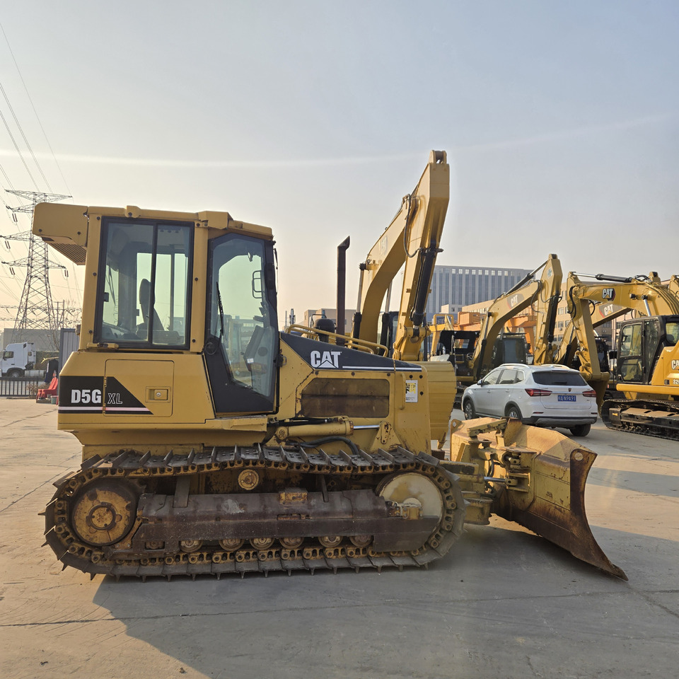 CATERPILLAR D5G - Bulldozer: photos 5 CATERPILLAR D5G - Bulldozer: photos 5