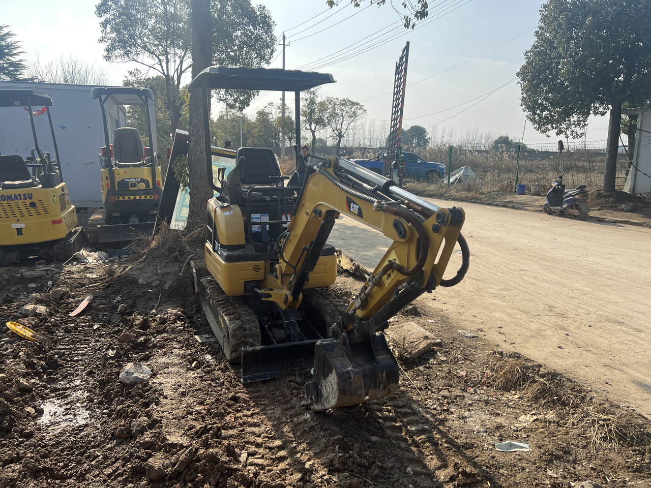 Caterpillar 301.5CR - Mini pelle: photos 1 Caterpillar 301.5CR - Mini pelle: photos 1
