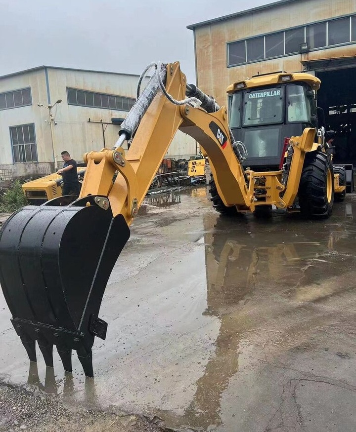 Caterpillar 420F - Tractopelle: photos 4 Caterpillar 420F - Tractopelle: photos 4