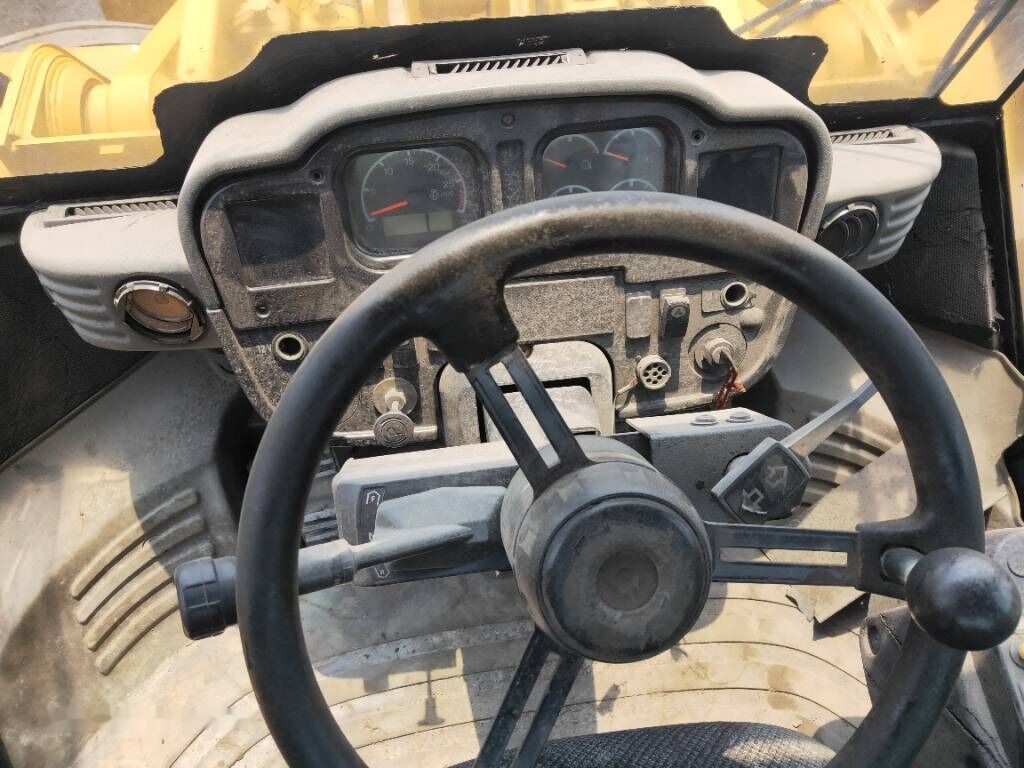 Chargeuse sur pneus Caterpillar 966 H: photos 8