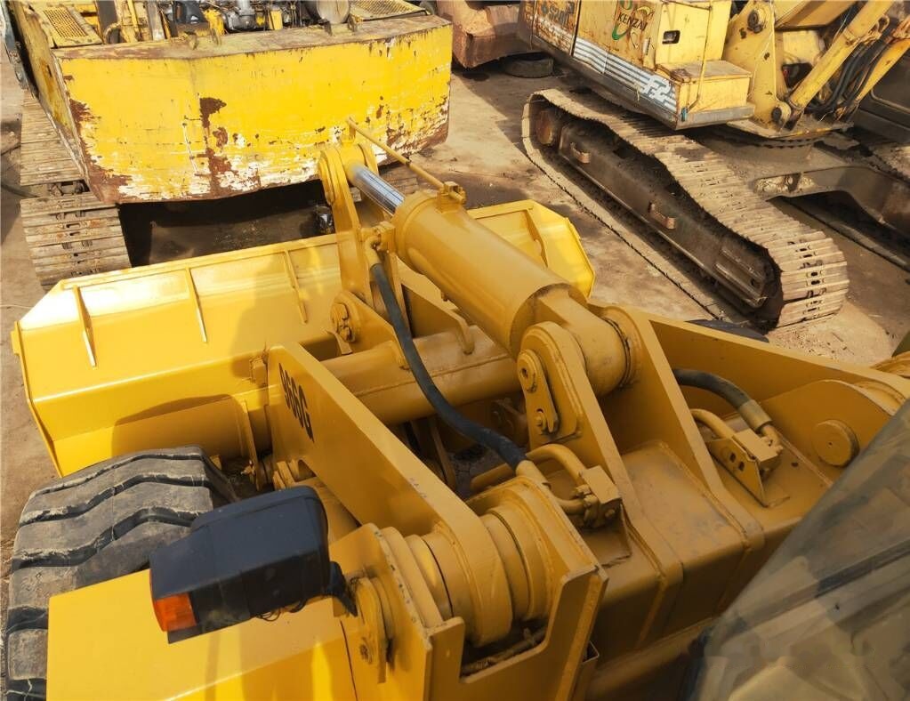 Caterpillar 966G - Chargeuse sur pneus: photos 2 Caterpillar 966G - Chargeuse sur pneus: photos 2