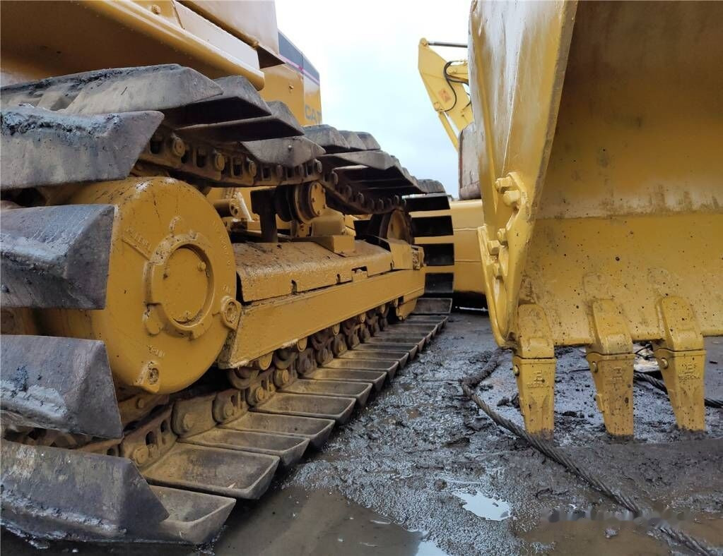 Caterpillar D4C - Bulldozer: photos 5 Caterpillar D4C - Bulldozer: photos 5