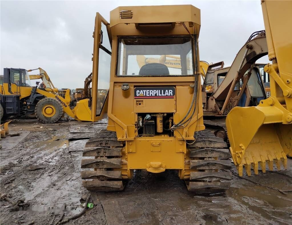 Caterpillar D4C - Bulldozer: photos 2 Caterpillar D4C - Bulldozer: photos 2