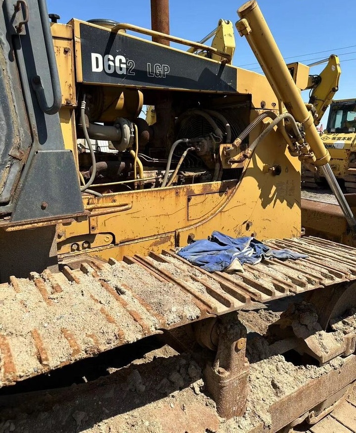 Caterpillar D6G-2 - Bulldozer: photos 4 Caterpillar D6G-2 - Bulldozer: photos 4