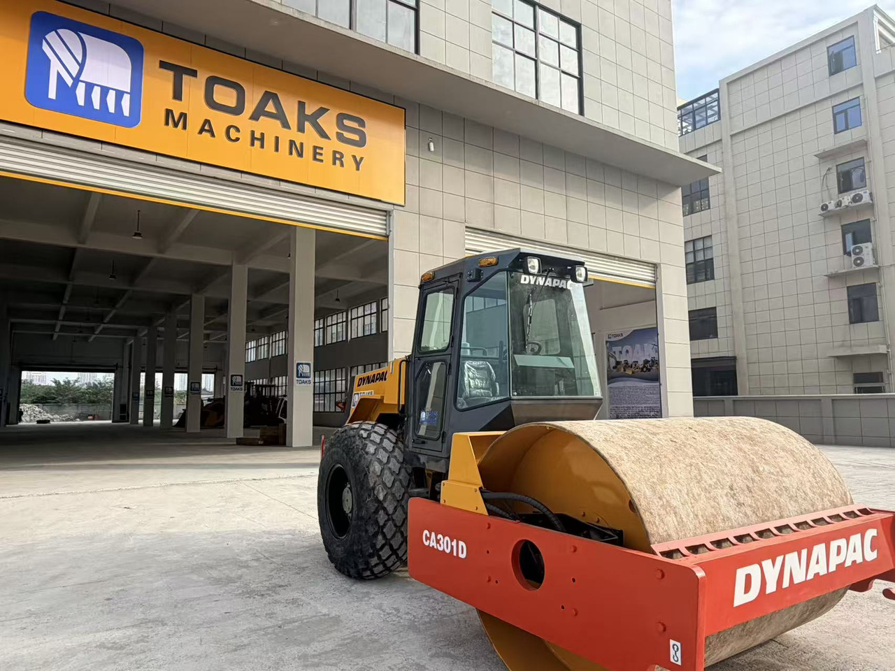 DYNAPAC CA301D - Rouleau compresseur: photos 4 DYNAPAC CA301D - Rouleau compresseur: photos 4