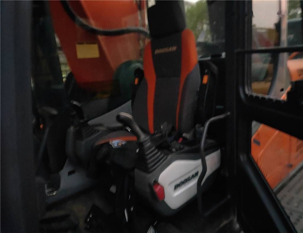 Doosan DX 530 LC-5 - Pelle sur chenille: photos 3 Doosan DX 530 LC-5 - Pelle sur chenille: photos 3