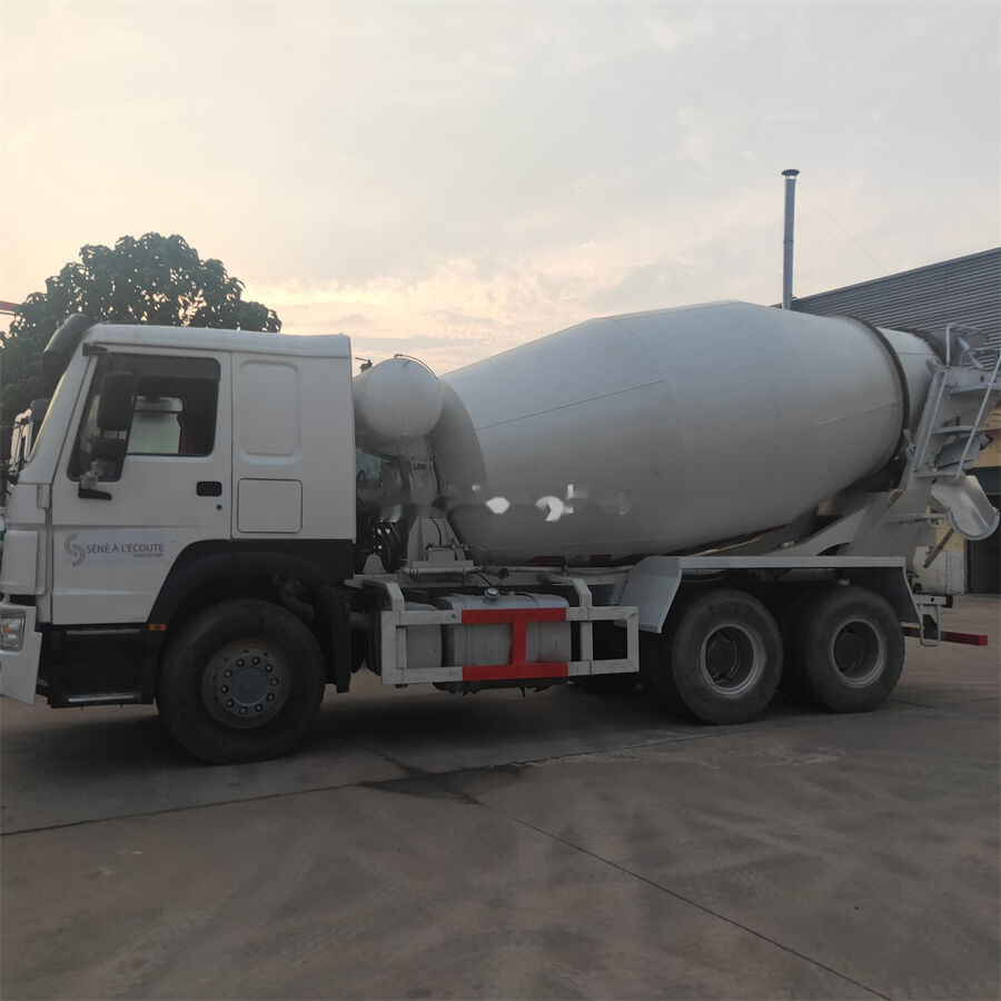 Howo ZZ1257N4347C1 - Camion malaxeur: photos 4 Howo ZZ1257N4347C1 - Camion malaxeur: photos 4