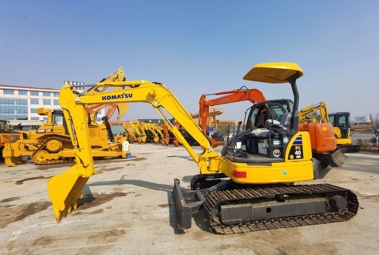 Komatsu PC40MR - Mini pelle: photos 1 Komatsu PC40MR - Mini pelle: photos 1