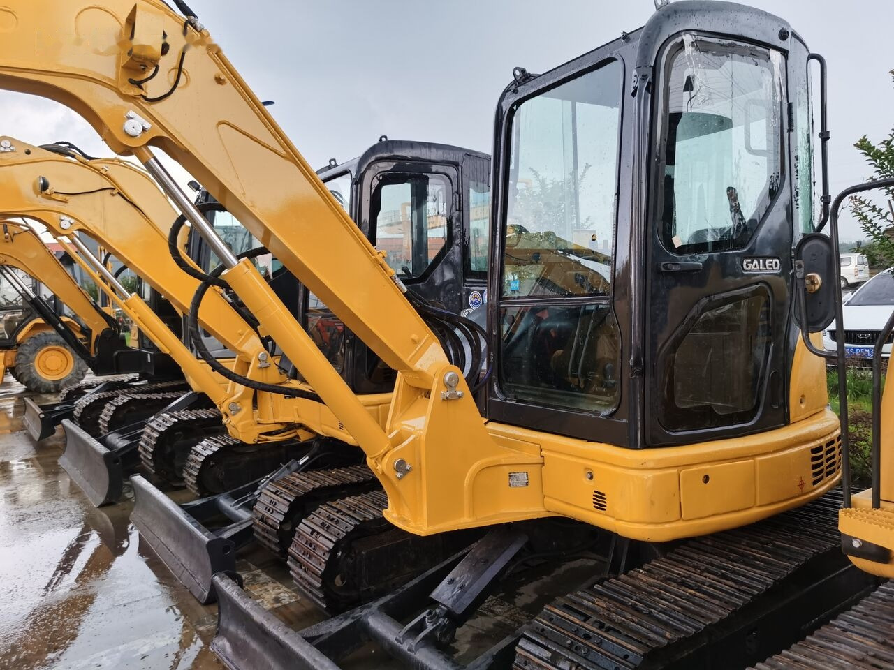 Komatsu PC50MR - Mini pelle: photos 1 Komatsu PC50MR - Mini pelle: photos 1